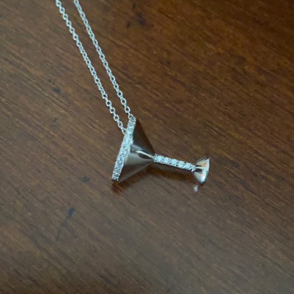 NWOT Silver Martini Glass Necklace - Picture 3 of 5